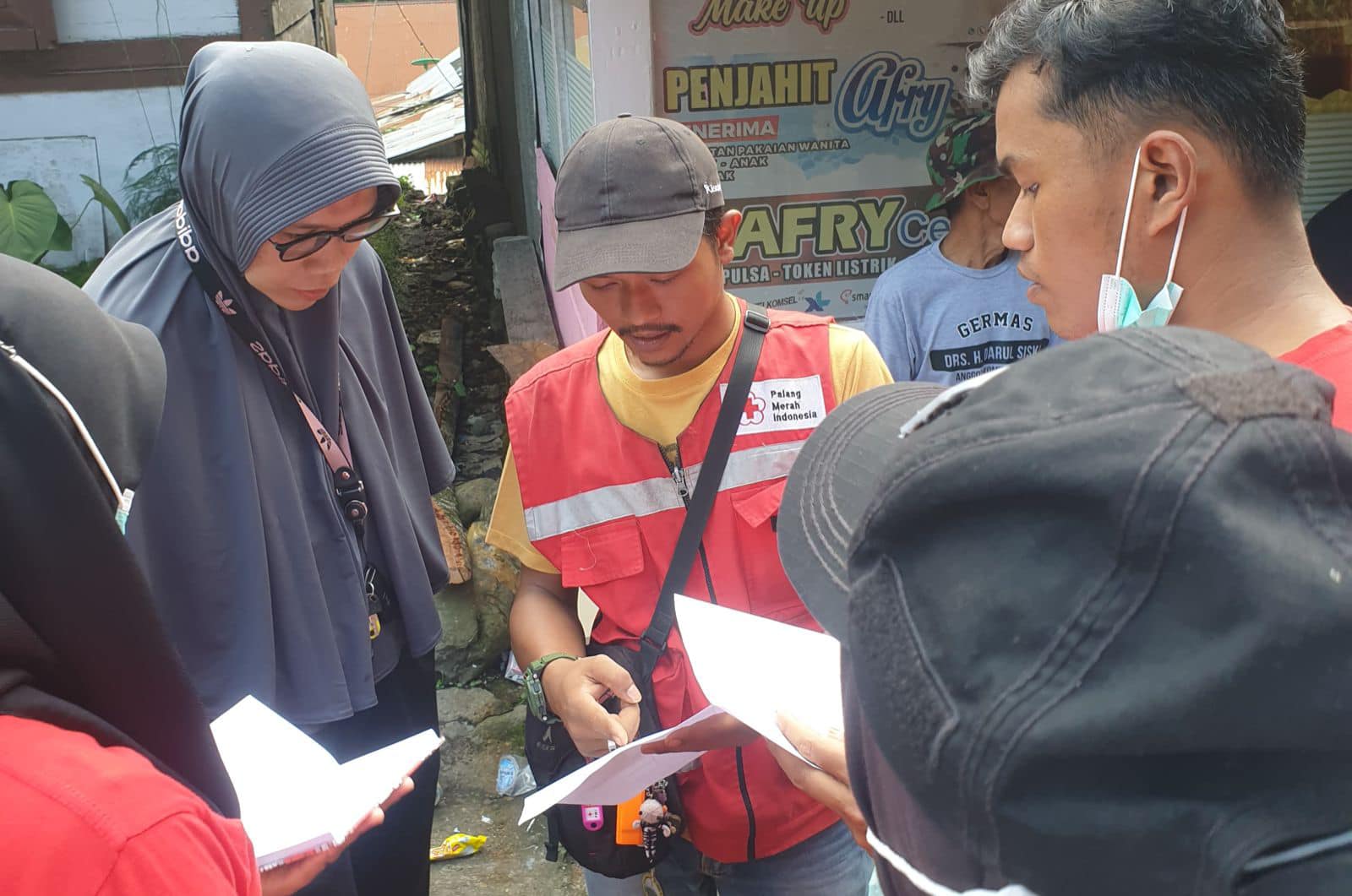 PMI Bantu Korban Banjir Bandang Lewat Asesmen Dan Trauma Healing