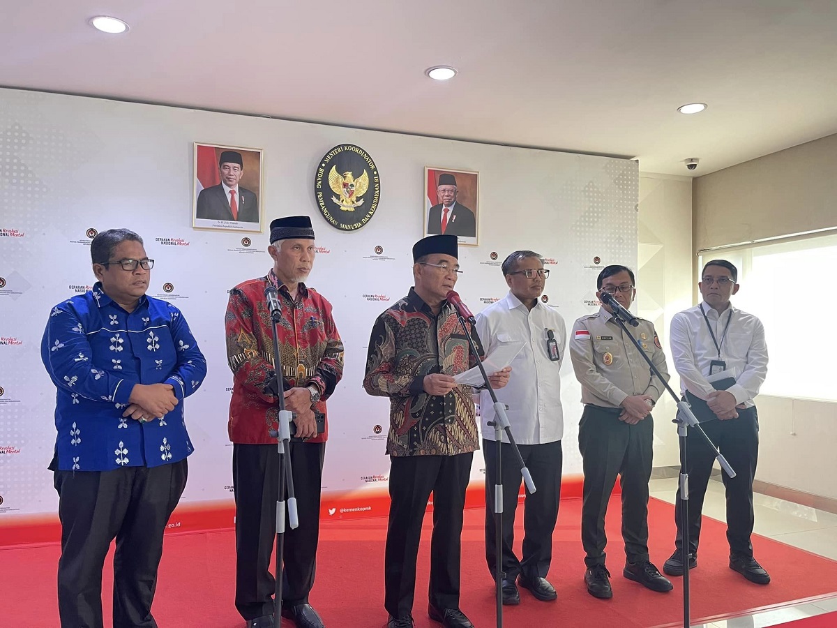 Bupati Suhatri Bur Rapat Bersama Menko Pmk Perbaikan Jembatan Dan