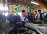 Menparekraf Usul ke Pemko, Bedakan Kemasan UMKM Sanjai Limpapeh
