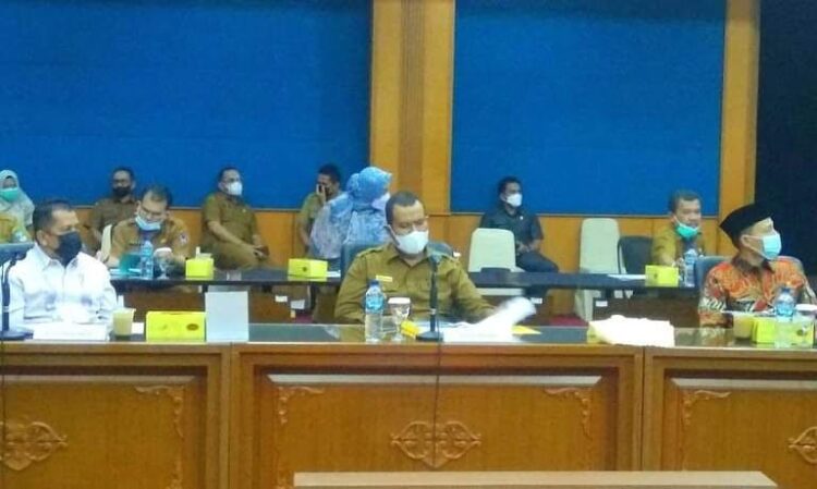 ACARA—Wawako Pariaman Mardison Mahyuddin bersama  Gubernur Sumbar Mahyeldi.