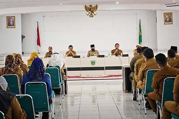 Mengawali program pembangunan di Kota Padangpanjang Walikota Fadly Amran, menggelar rapat koordinasi percepatan pelaksanaan kegiatan pembangunan di Hall Lantai III Balai Kota, Selasa (18/1).