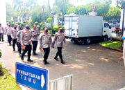 Tanpa Tongkat Komando dan Topi, Puluhan Kapolda Tiba Berbaris di Istana