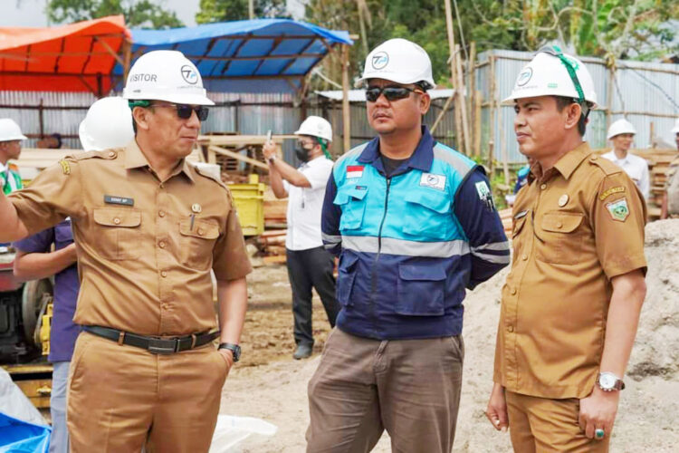 Sekda Padangpanjang  Sonny Budaya Putra Lakukan Tinjauan Pengerjaan pembangunan Sport Center.