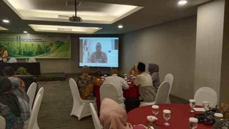 Andre Rosiade dalam sosialisasi bertajuk 'Peran Pertamina Geothermal Energy (PGEO) dalam Proses Energi Bersih dan Keberlanjutan 2023' di Kota Padang, Sumatera Barat (Sumbar), Selasa (31/10/2023) sore.