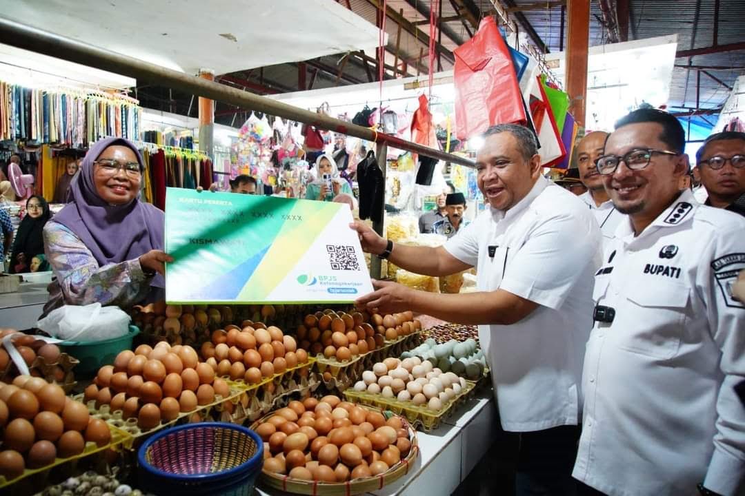 Kunker Ke Tanah Datar, Wamen Naker RI Sosialisasikan BPJS Ketenagakerjaan