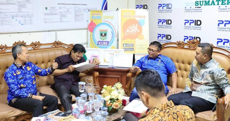 Komparasi Ranperda Lembaga Adat Melayu Riau Perda Nagari Jadi