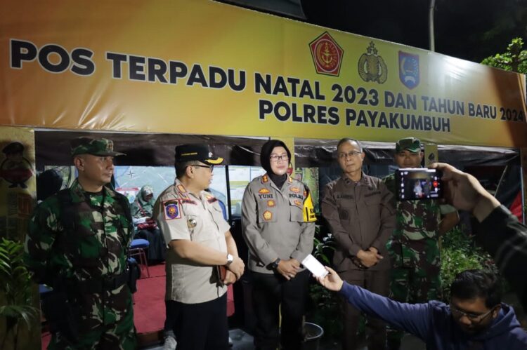 CEK POS PENGAMANAN— Pj Wali Kota Jasman bersama Kapolres AKBP Wahyuni, Dandim , Danyonif,  mengecek pos pengamanan Natal dan Tahun Baru 2024.