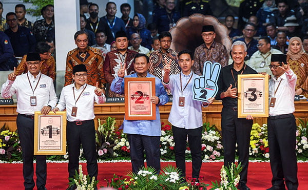 PASANGAN— Tiga pasangan Capres
dan Cawapres.