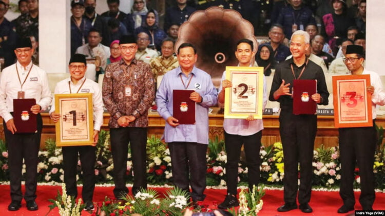 PASANGAN— Tiga pasangan Capres
dan Cawapres.