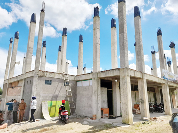 PEMBANGUNAN MASJID— Pembangunan Masjid Al-Mabrur Ikatan Persaudaraan Haji Indonesia (IPHI)
Kabupaten Agam, mendapat dukungan dari Baznas Agam.