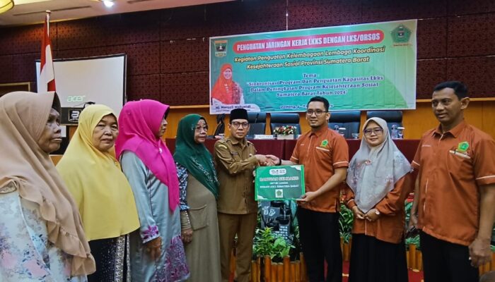 LKKS Sumbar Lakukan Penguatan Jaringan Kerja, 50 Lansia Mendapat Bantuan Sembako