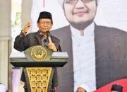 Beri Kuliah Umum soal Demokrasi di Kampus, Mahfud: Negara Kesatuan Republik Indonesia itu Hasil Voting