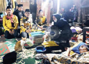 Menjelang Sahur, Bupati Safar Berhujan-Hujan Lihat Warga Dhuafa