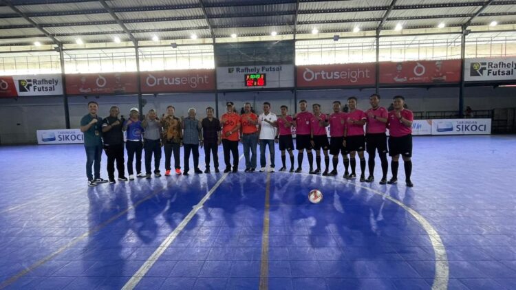 LFN— Gubernur Mahyeldi Ansharullah seusai membuka LFN 2024 zona Sumbar, di Lapangan Rafhely Futsal, By Pass Padang, Sabtu (25/5).