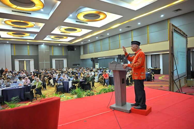 BIMTEK SADAR WISATA— Gubernur Sumbar, Mahyeldi Ansharullah membuka  Bimtek Sadar Wisata Bagi Pengelola Desa Wisata Sumbar di Kota Padang, Kamis (9/5).