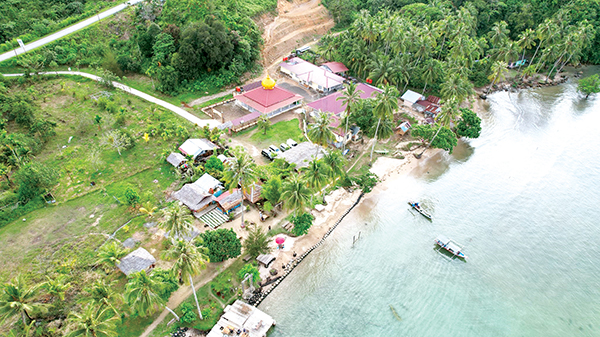 MASUK 100 BESAR— Desa Wisata Teluk Buo di Kecamatan Bungus Teluk Kabung masuk dalam daftar 100 besar Anugerah Desa Wisata Indonesia (ADWI) tahun 2024, yang diumumkan langsung oleh Menteri Pariwisata dan Ekonomi Kreatif Sandiaga Salahuddin Uno.