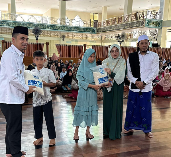 Yayasan AHSAN Care meluncurkan Program Brastim di Kota Solok, Rabu (12/6) di Masjid Agung Solok. Peluncuran dilaksanakan langsung oleh Wakil Wali Kota Solok, Ramadhani Kirana Putra. Foto: Dokumentasi AHSAN Care