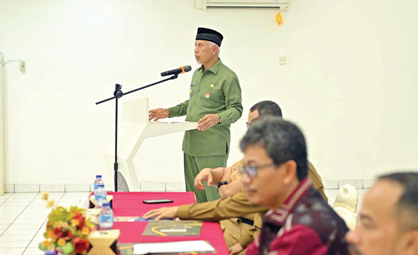 BIMTEK PENGUATAN ADAT— Gubernur Mahyeldi Ansharullah membuka Bimtek Penguatan Adat dan Budaya Minangkabau yang digelar Dinas Kebudayaan Sumbar di Museum Adityawarman, Selasa (11/6).