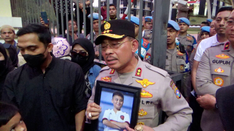 Massa Demo Polda Sumbar, Desak Tuntaskan Kasus Afif, Kapolda Pastikan  Korban Tidak Dianiaya atau Disiksa Polisi