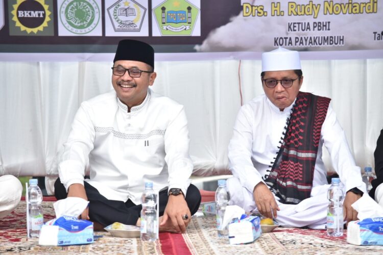 HADIRI—Pj. Wali Kota Payakumbuh, Ir. Suprayitno, MA saat menghadiri tabligh Akbar