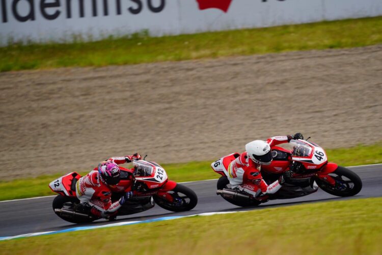 BALAPAN— Para pebalap Astra Honda Racing Team (AHRT) saat mengikuti Asia Road Racing Championship (ARRC) 2024.