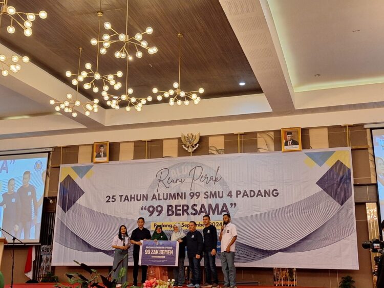 25 Tahun Berpisah, Alumni SMU 4 Padang Angkatan 99 Gelar Reuni Perak