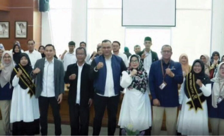 SOSIALISASI— Pemko Bukittinggi bersama BPS gelar Pencanangan dan Sosialisasi Kelurahan Cinta Statistik (Cantik)
Kota Bukittinggi Tahun 2024, di Aula Balaikota, Rabu (18/9).