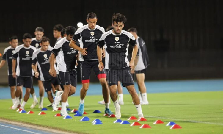 LATIHAN— Skuad Timnas Indonesia menggelar latihan jelang menghadapi Arab Saudi di Kualifikasi Piala Dunia 2026 Zona Asia Ronde 3 pada Jumat (6/9), dinihari WIB, di Stadion King Abdullah Sports City, Jeddah, Arab Saudi.