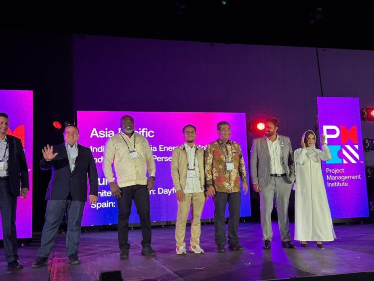 penghargaan--PT PLN (Persero) berhasil memenangkan penghargaan Project Management Office atau PMO of the Year, Regional Asia Pasifik pada ajang bergengsi International PMO Global Award 2024.