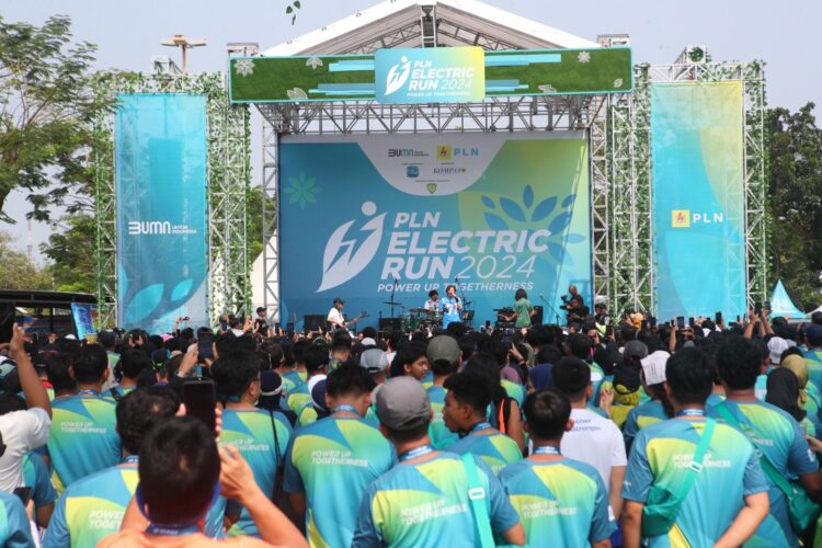 Electric Run 2024--PT PLN (Persero) sukses menghadirkan event dengan suplai listrik 100% dari energi bersih pada gelaran PLN Electric Run 2024 di Scientia Square Park, Gading Serpong, Tangerang, Minggu (06/10).