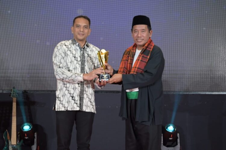 meraih penghargaan--PT PLN (Persero) kembali meraih penghargaan dalam kategori Perusahaan Pendukung Media Lokal dalam ajang Local Media Summit (LMS) 2024.