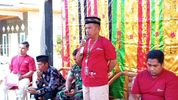 SAMBUTAN—Kepala Desa Balai Batu Sandaran, Nasirwan, S.Sos saat berikan sambutan pada acara kemarin.