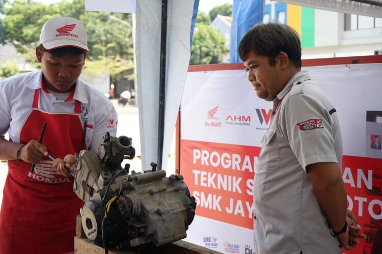 FESTIVAL VOKASI-Pelajar SMK mengikuti seleksi Festival Vokasi Satu Hati (FEVOSH) 2025 tingkat regional.