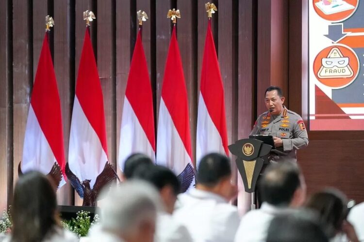 PEMAPARAN— Kapolri Jenderal Listyo Sigit Prabowo saat berbicara di retreat kabinet merah putih.