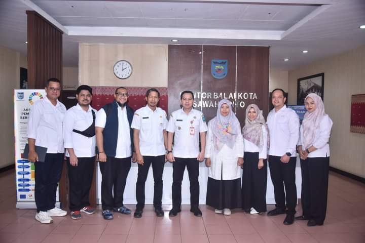 USAI— Tim penilai usai melakukan penilaian foto bersama.