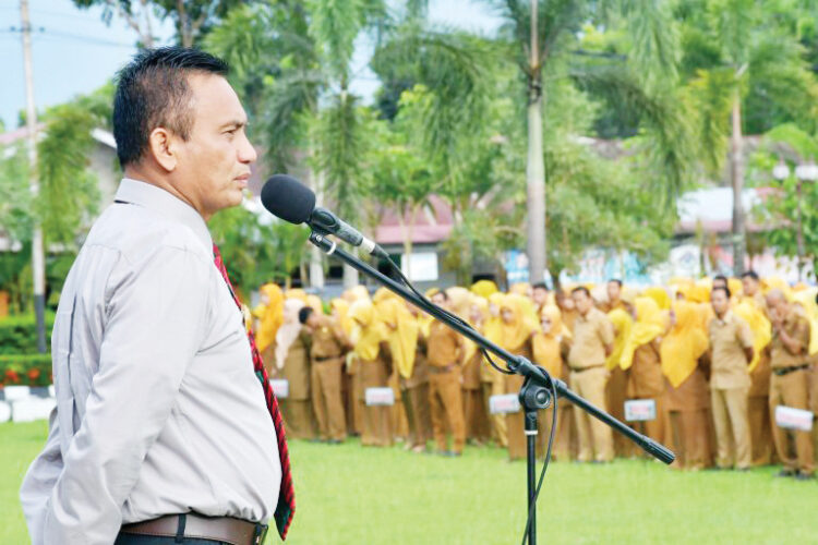 MENGIMBAU— Pjs Bupati Agam, Dr Endrizal mengimbau ASN dan seluruh pegawai di lingkungan Pemerintahan Kabupaten Agam, untuk menjaga netralitas dalam pelaksanaan Pilkada Serentak 2024.