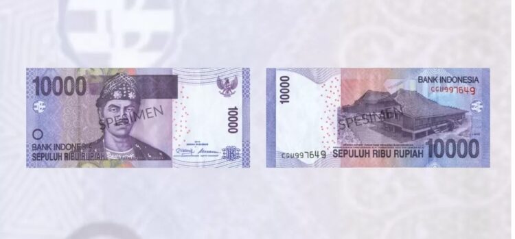 MASIH BERLAKU— Uang kertas pecahan Rp 10 ribu tahun emisi 2005 masih berlaku sebagai
alat pembayaran yang sah di Indonesia.