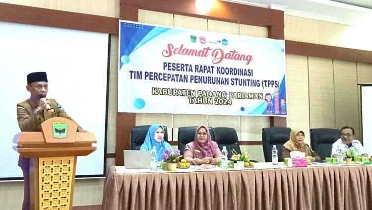 KUALITAS SDM— Asisten Administrasi Pemerintahan dan Kesra Pemkab Padangpariaman Rudi Rahmad, saat membuka rapat koordinasi tim percepatan penurunan stunting (TPPS) Padangpariaman tahun 2024.