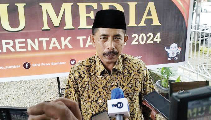 Surya Elfitrimen
Ketua KPU Sumbar