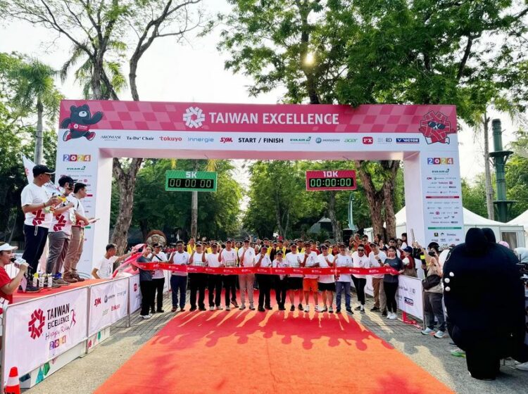 HAPPY RUN— Taiwan Excellence Happy Run 2024 sukses digelar dengan meriah pada Minggu (6/10) di Pasar Seni, Taman Impian Jaya Ancol, Jakarta Utara.