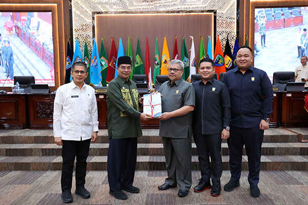 Rapat Paripurna DPRD Sumbar, Ranperda APBD Sumbar 2025 Disampaikan