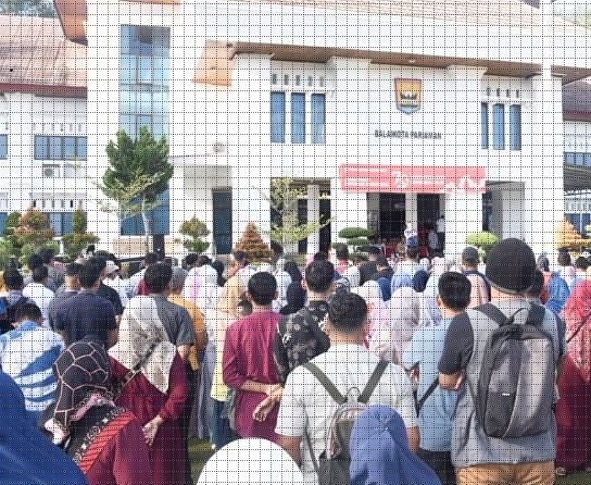 LOLOS SELEKSI AWAL— Ratusan honorer lolos Seleksi Administrasi Gelombang I Pegawai Pemerintah dengan Perjanjian Kerja (PPPK) Kota Pariaman, kemarin.