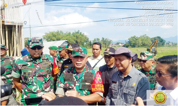 NORMALISASI LAHAN— Danrem dan Kementan memulai pekerjaan normalisasi lahan di Bukik Batabuah, Kabupaten Agam pascarusak akibat lahar dingin.