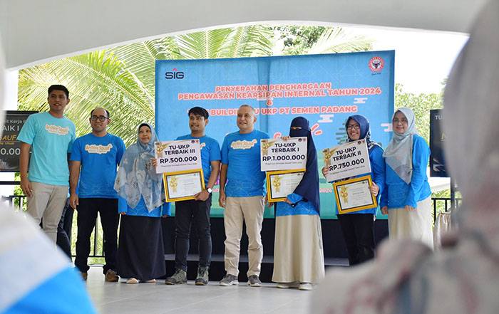 Pengelolaan Arsip Berkualitas, PT Semen Padang Ganjar Penghargaan kepada Unit Kerja Terbaik