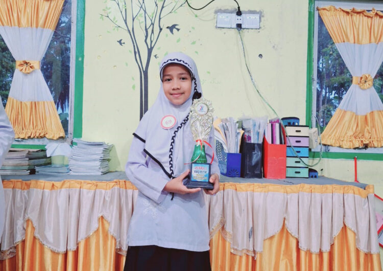 PRESTASI— Pelajar SD 23 VII Koto Sungai Sariak, Kecamatan VII Koto Sungai Sariak, Kabupaten Padangpariaman, berhasil menorehkan prestasi membanggakan saat gelaran Pentas Pendidikan Agama Islam (PAIS) tingkat Kecamatan VII Koto Sungai Sariak.