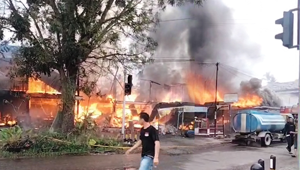 Si Jago Merah Mengamuk, 7 Tempat Usaha di Jorong Tabek Hangus Terbakar