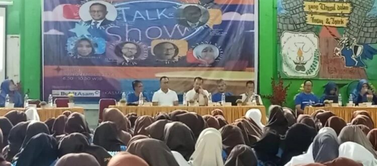 TALKSHOW—IKASMAN-1 Sawahlunto saat talkshow dengan Siswa Kelas 12 SMA Negeri 1 Sawahlunto.