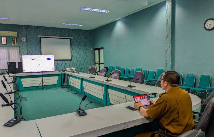 FORUM DATA STUNTING— Pemkab Pasbar mengikuti Forum Data Stunting secara daring yang digelar Kementerian Kependudukan dan Pembangunan Keluarga BKKBN, Senin (23/12).