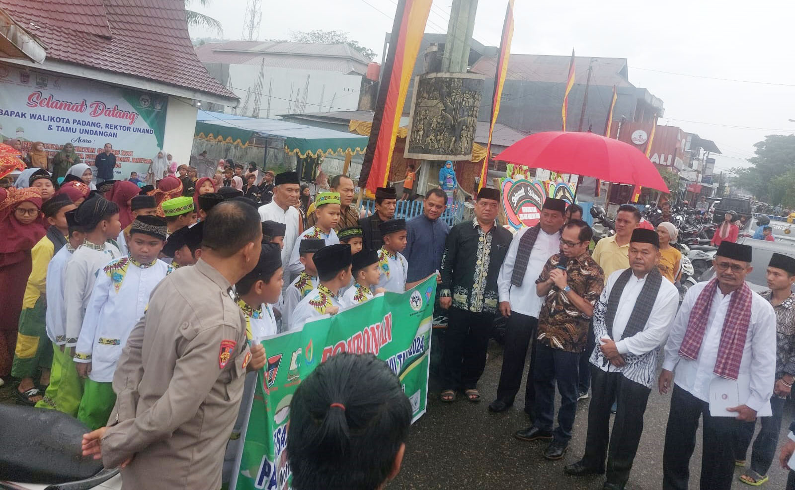 Lembaga Sosial Meja Putih Saiyo Gandeng Unand, 300 Anak Nagari Pauh Limo Ikuti Khitanan Gratis