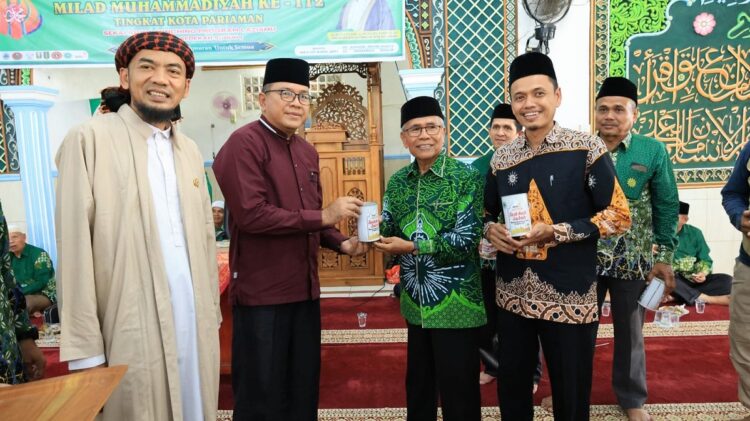 HADIRI MILAD MUDAHAMMADIYAH— Staf Ahli Pemerintahan Hukum dan Politik Sekretariat Daerah Kota Pariaman Ferialdi, menghadiri Milad ke-112 Muhammadiyah tahun 2024 tingkat Kota Pariaman di Masjid Raya Jati.